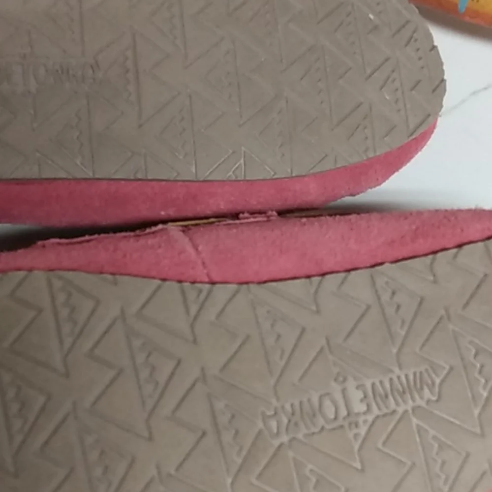 Bubble Gum Pink Minnetonka Moccasins Girls size 2